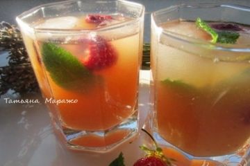 фото рецепта Чайная настойка с грушей и персиками