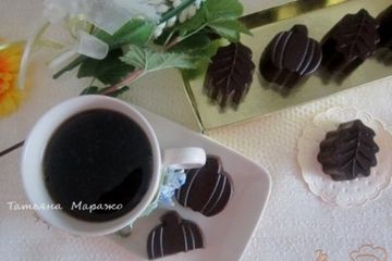 фото рецепта Шоколадные конфеты с лимонным кремом и вишневым конфитюром