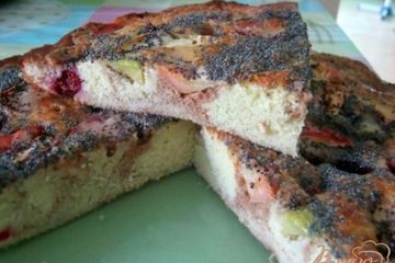 фото рецепта Шарлотка с вишней, яблоками и маком