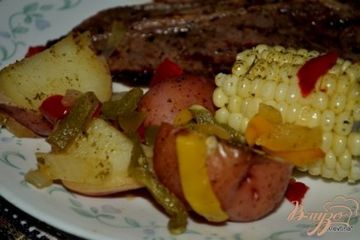 фото рецепта Картофель в фольге с овощами