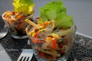 фото рецепта Салат из желтой  чечевицы, яблока и крабовых палочек