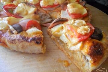 фото рецепта Пицца с колбасой и сосисками