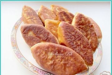 фото рецепта Пирожки с мясом, капустой и помидорами