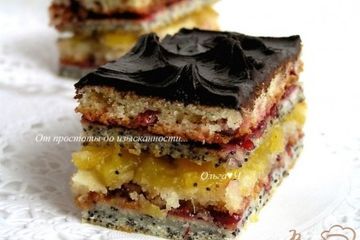 фото рецепта Клюквенное пирожное с ананасовым джемом