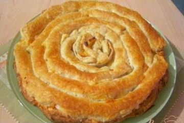 фото рецепта Слоёный пирог с сыром
