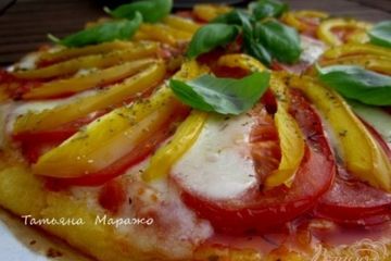 фото рецепта Лепешка из поленты с овощами и сыром