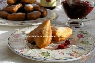 фото рецепта Пончики с брусникой