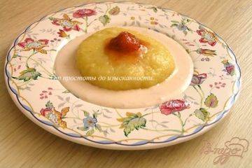 фото рецепта Сырники на пару с кускусом и клубничным соусом
