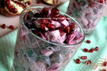 фото рецепта Свекольный фьюжн-салат с запеченной свининой и курагой