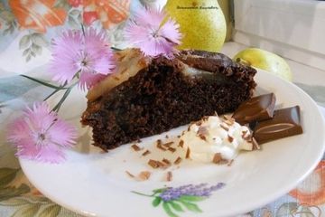 фото рецепта Шоколадный торт с грушами