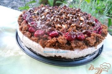фото рецепта Шоколадный кухэ с вишневым кремом