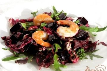 фото рецепта Салат с креветками и свекольным желе