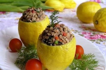 фото рецепта Лимоны с салатом из тунца