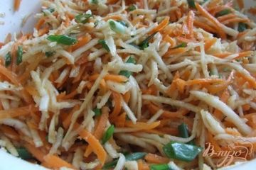 фото рецепта Салат из моркови и сельдерея