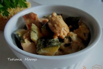 фото рецепта Цукини с куриным мясом тушеные в сметане
