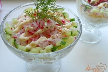 фото рецепта Салат с редисом и колбасой