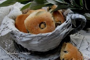 фото рецепта Закусочные булочки с прованскими травами и маслинами