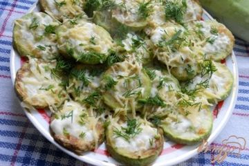 фото рецепта Кабачки с чесноком, майонезом и сыром