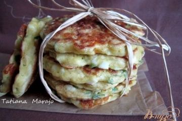 фото рецепта Оладьи с яйцом, зеленым луком и сыром