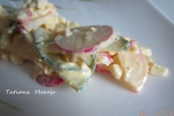 фото рецепта Салат из редиса с яйцом