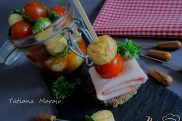 фото рецепта Закуска из моцареллы и томатов черри