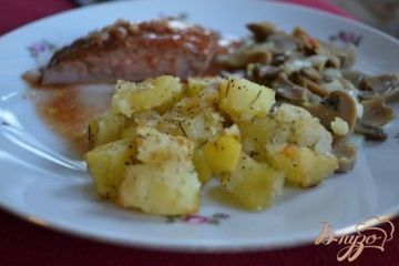 фото рецепта Печеный картофель с розмарином и луком