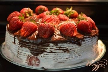 фото рецепта Клубничный маршмэллоу торт