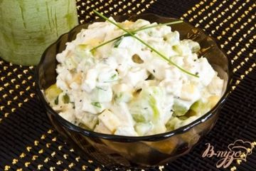 фото рецепта Салат с киви и куриным филе