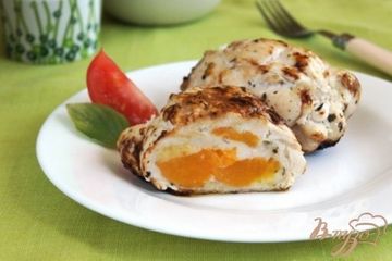 фото рецепта Рулетики куриные с персиком