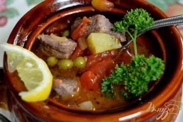 фото рецепта Говядина тушеная в горшочках