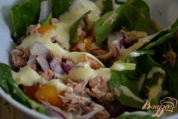 фото рецепта Пикантный салат с тунцом