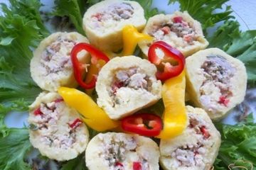 фото рецепта Аппетитный рулет из картофельного теста