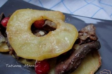 фото рецепта Куриная печень с яблоками и клюквой