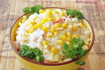 фото рецепта Салат из крабовых палочек и ананасов