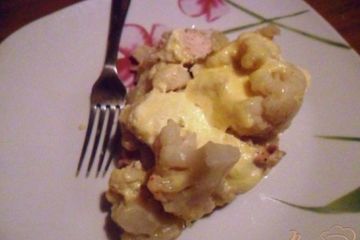 фото рецепта Куриное филе с цветной капустой под сливочным соусом в мультиварке