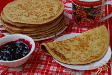 фото рецепта Дрожжевые блины с манкой