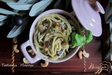 фото рецепта Спагетти с баклажанами и орешками кешью