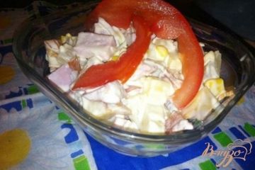 фото рецепта Салат с копченым сыром и ананасом