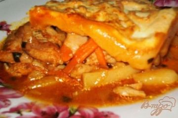фото рецепта Мясо с овощами под крышкой из теста