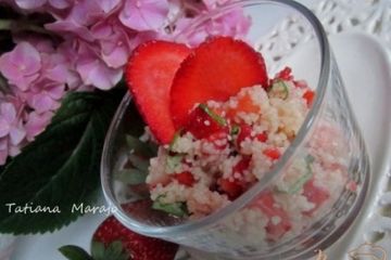 фото рецепта Десерт с клубникой и крупой