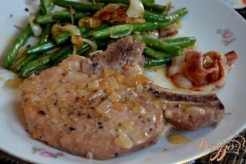 фото рецепта Свиные отбивные с пивом и беконом