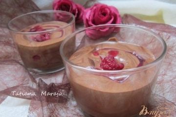 фото рецепта Шоколадный крем-мусс с малиной