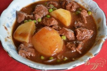 фото рецепта Тушеная говядина с ирландским пивом