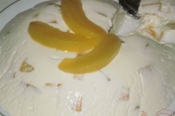 фото рецепта Творожный десерт с персиками