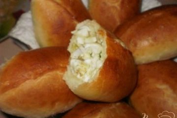 фото рецепта Пирожки с яйцами и зеленым луком