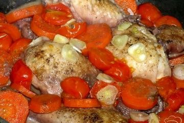 фото рецепта Куриные ножки с овощами в красном вине