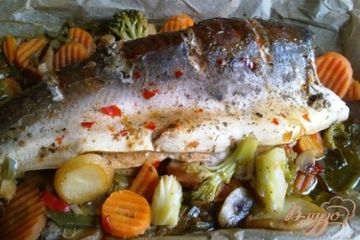 фото рецепта Кижуч запеченный в пергаменте с овощами