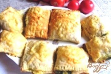фото рецепта Слойки со шпинатом и сыром.