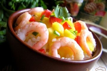 фото рецепта Салат с рисом, манго и креветками