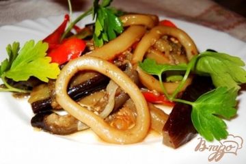 фото рецепта Кальмары тушенные с овощами